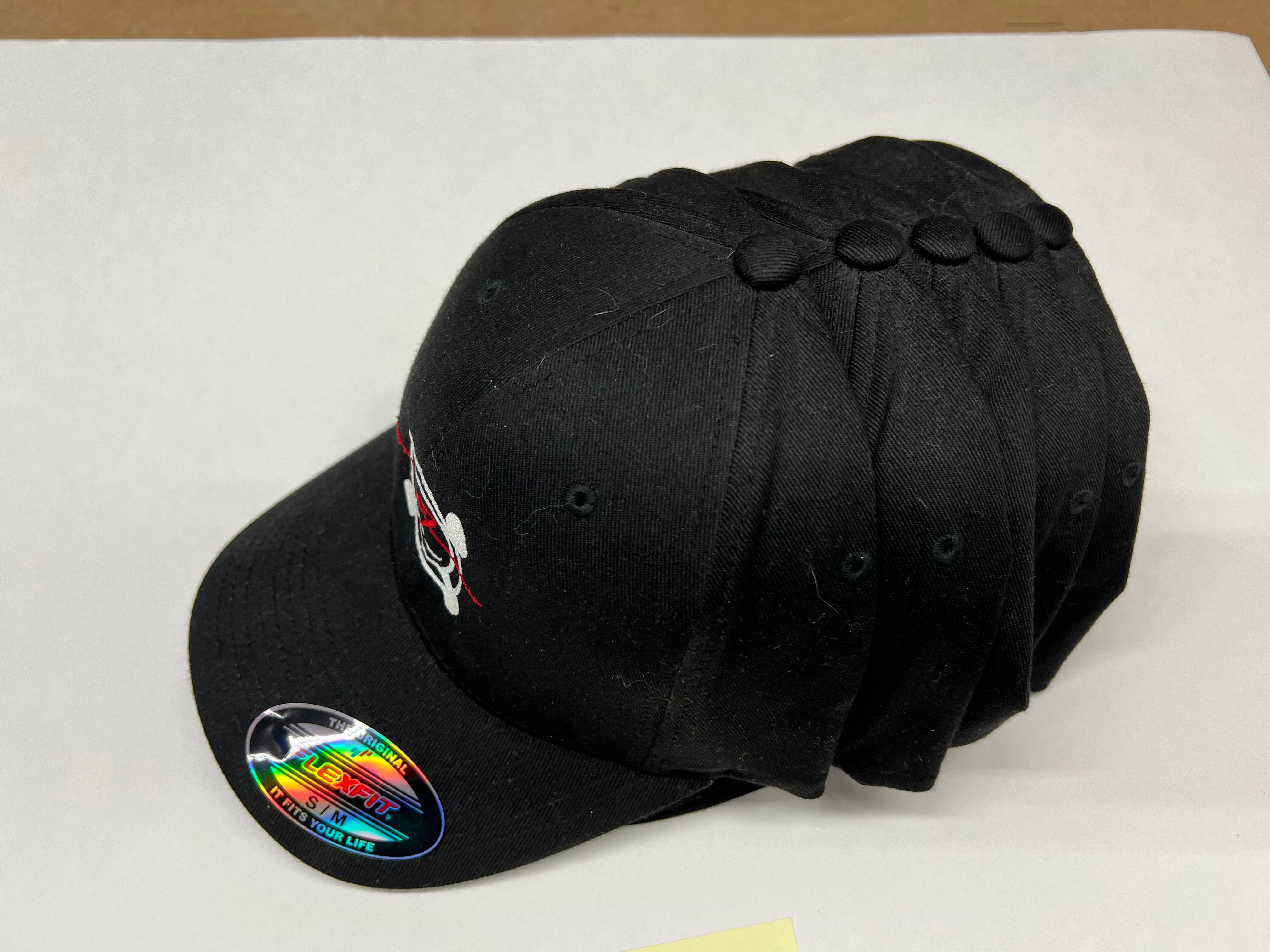 FESLER BUILT FLEXFIT BLACK SKULL CENTER LOGO HAT