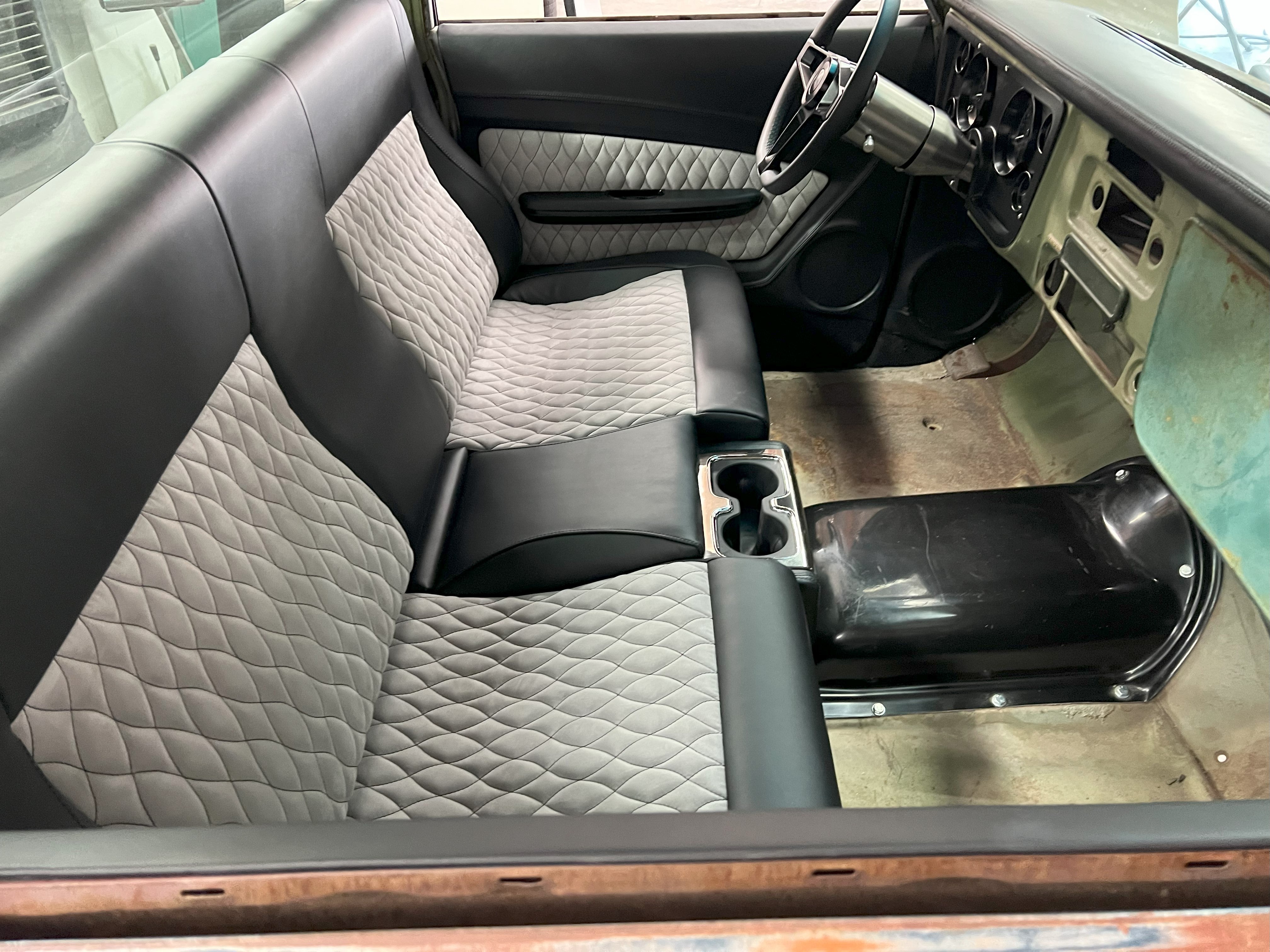 FESLER USA Custom Bench Seat with Built in Custom Center Consoles SHIP TRUCK FREIGHT