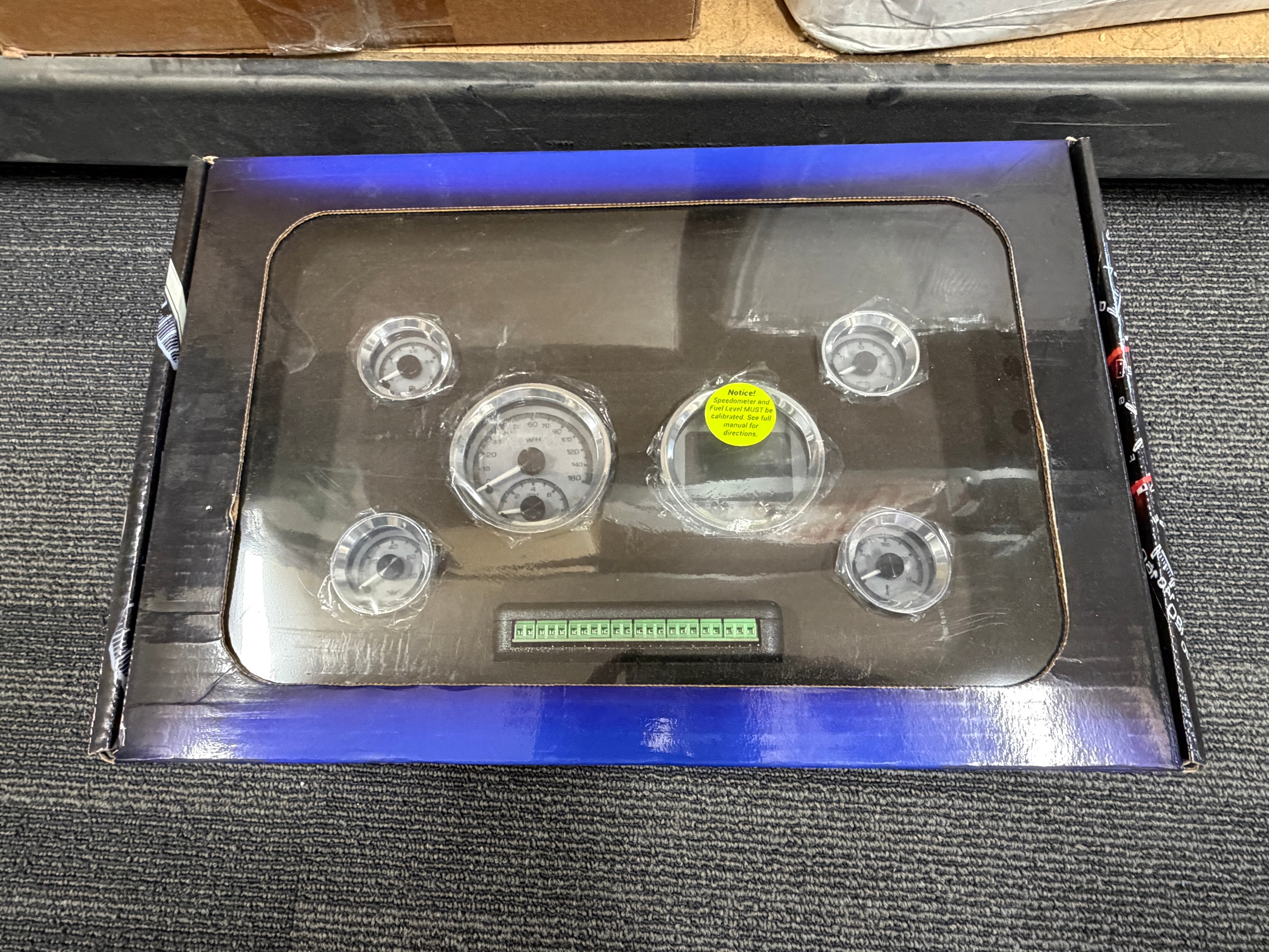 Dakota Digital HDX-2060-S Universal 6-Gauge Round System (Silver