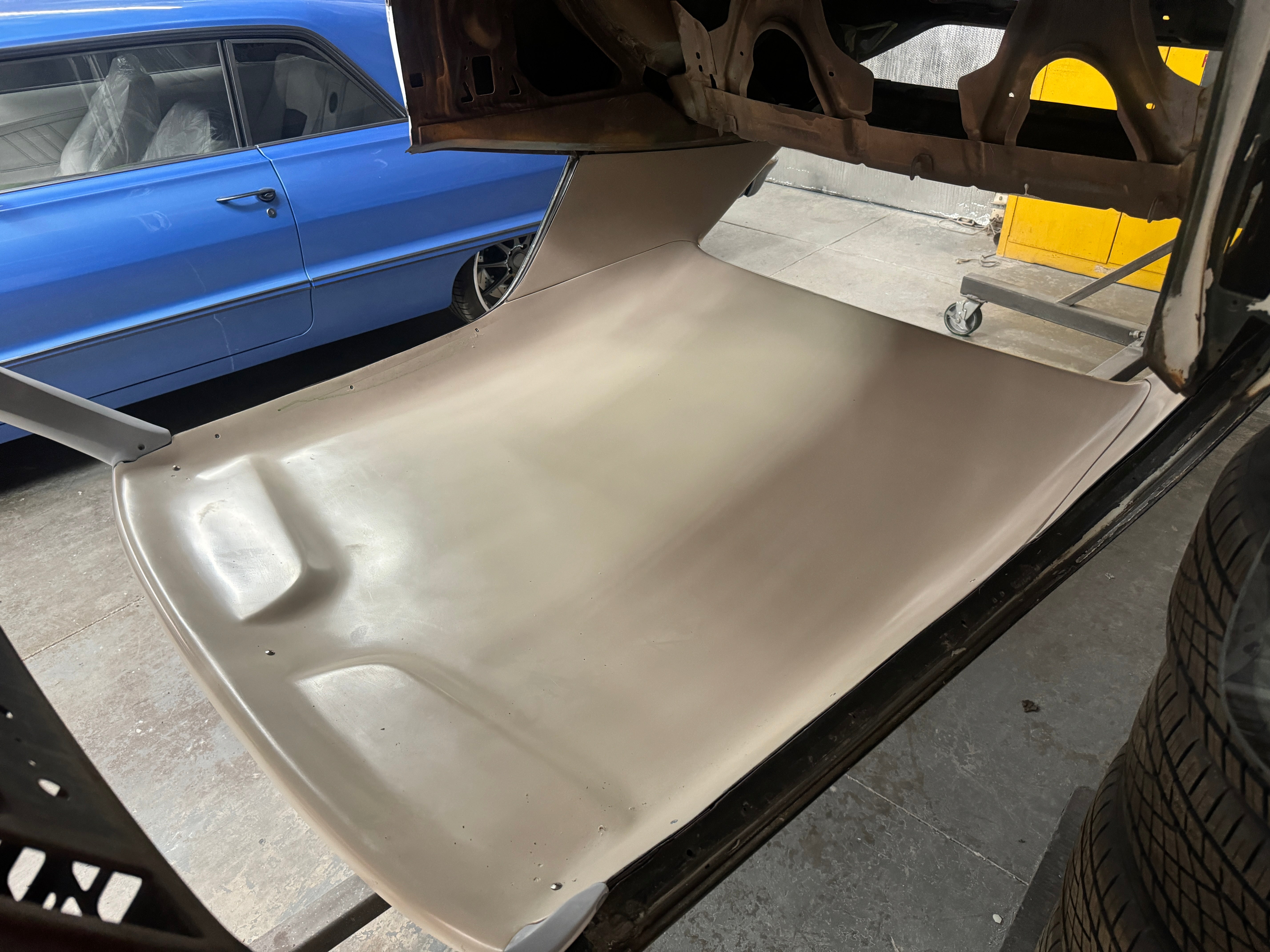 1969 CAMARO CUSTOM HARD HEADLINER SHIPS TRUCK FREIGHT