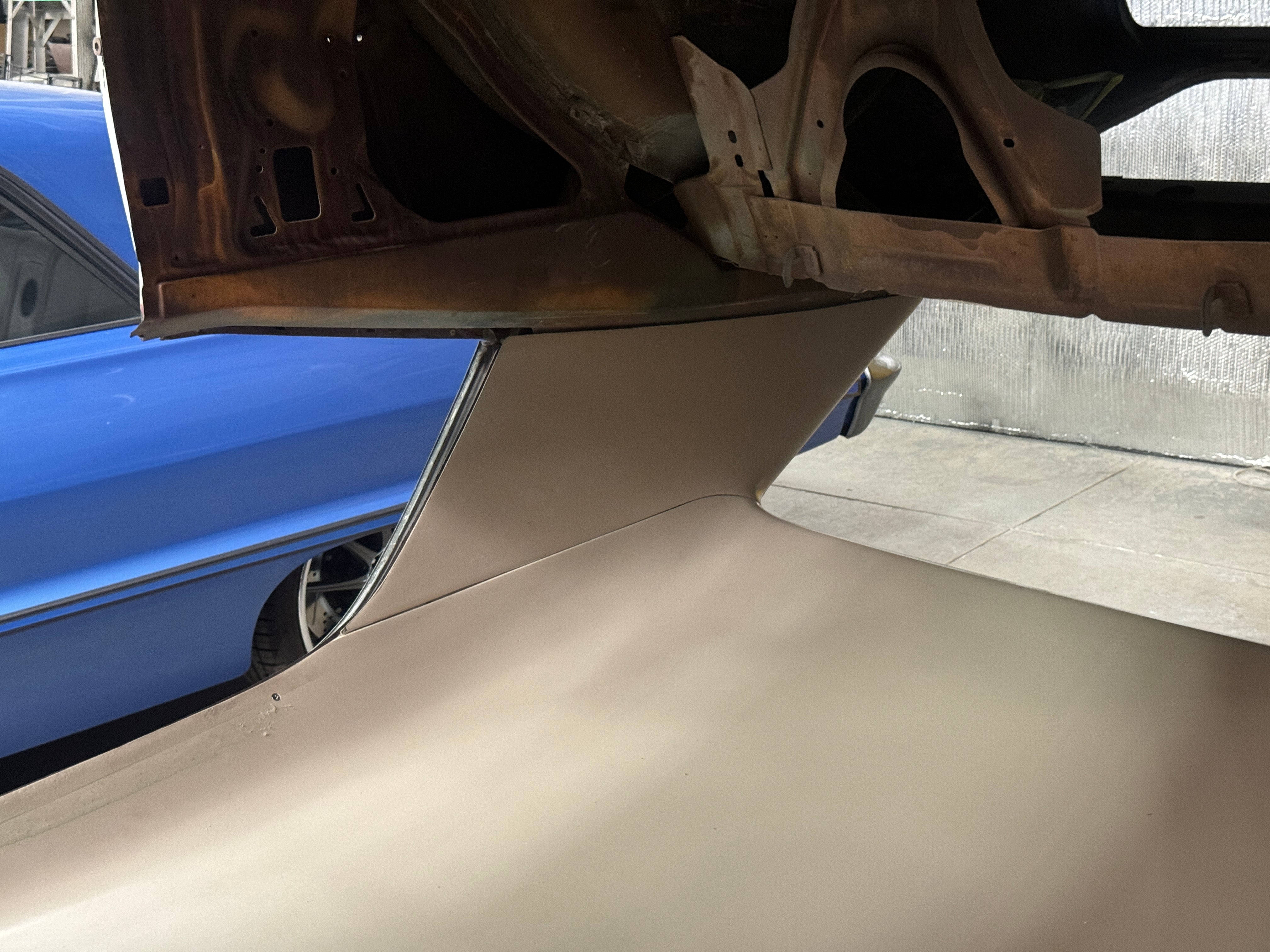 1969 CAMARO CUSTOM HARD HEADLINER SHIPS TRUCK FREIGHT