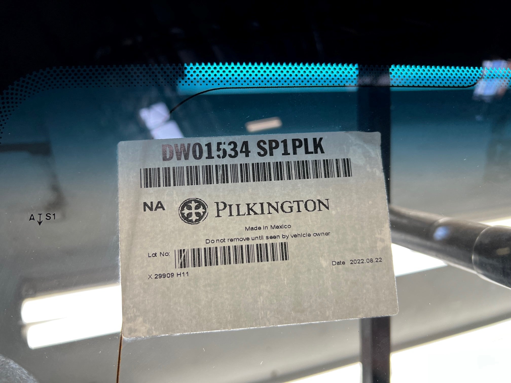 2003-06 CHEVY SSR WINDSHIELD