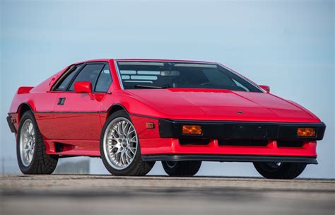 1975-87 Lotus Esprit Coupe Windshield